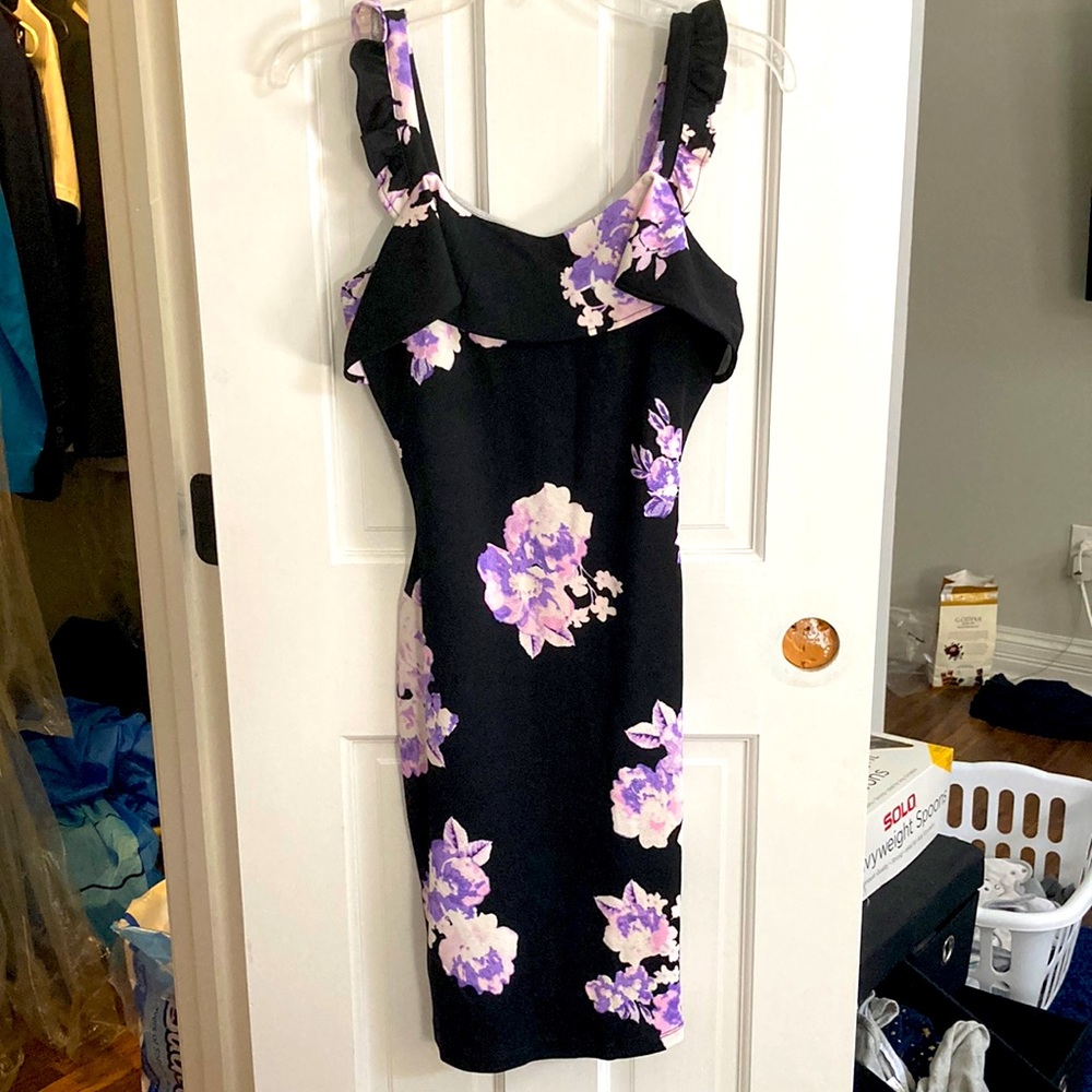 SOLD‼️Fitted mini sleeveless dress with ruffles